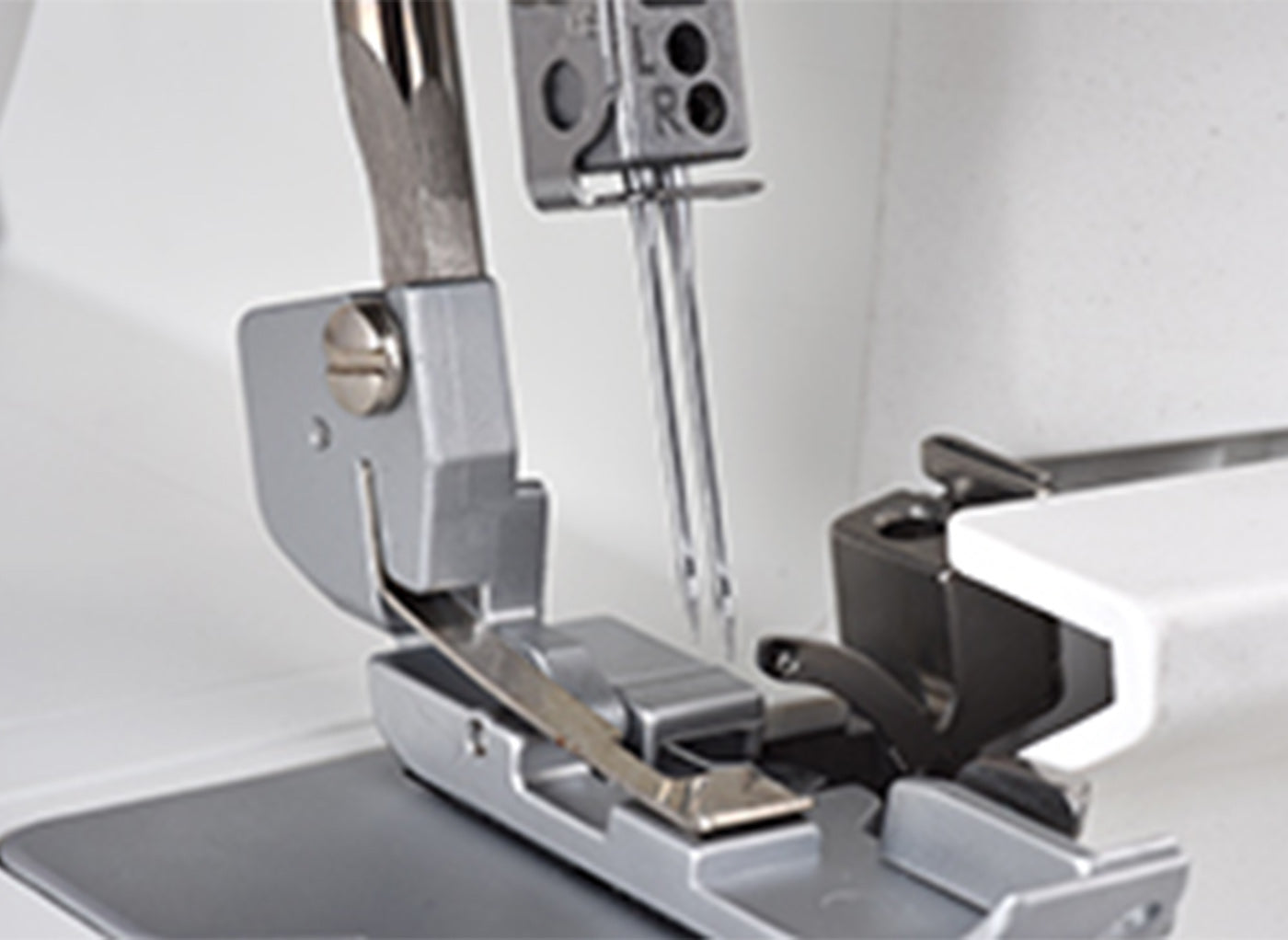 Necchi Creator C12 + Kit Piedini E 5 Anni di Garanzia