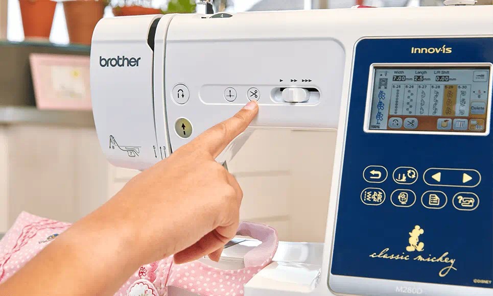 Brother M280D Cuce E Ricama + 3 Anni Di Garanzia