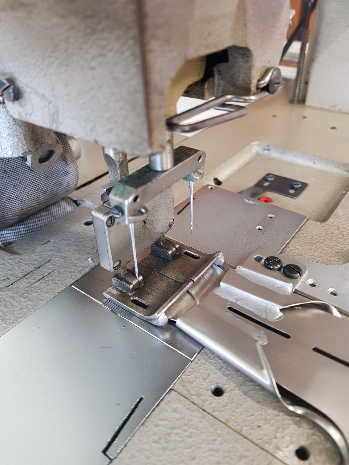 Macchina Pfaff 2 aghi