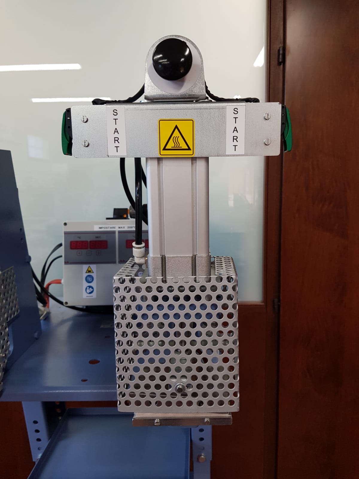 Adesivatrice a due teste per etichette D30/S - Metalmeccanica