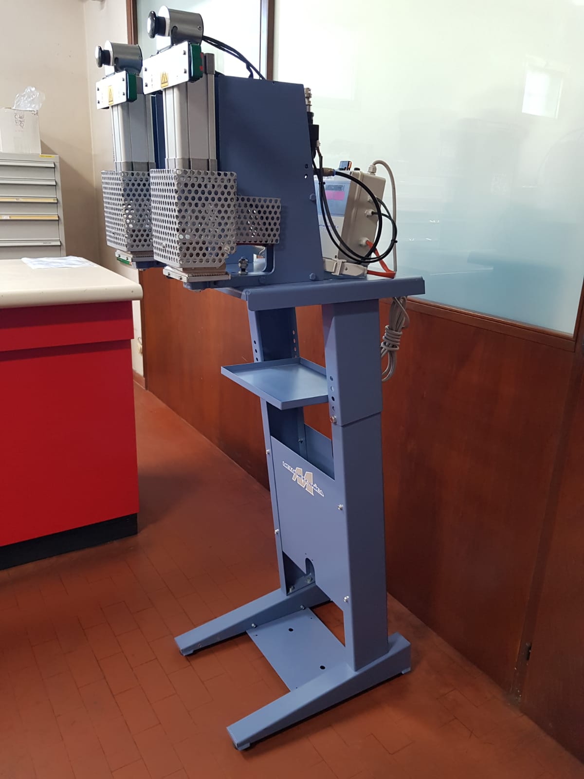 Adesivatrice a due teste per etichette D30/S - Metalmeccanica