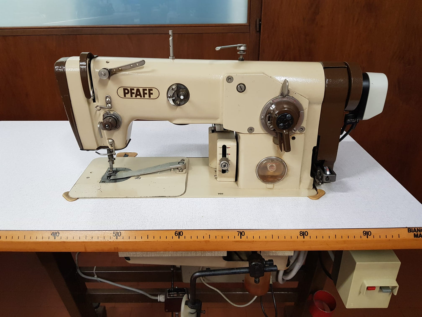 Pfaff zig-zag attacca pizzo