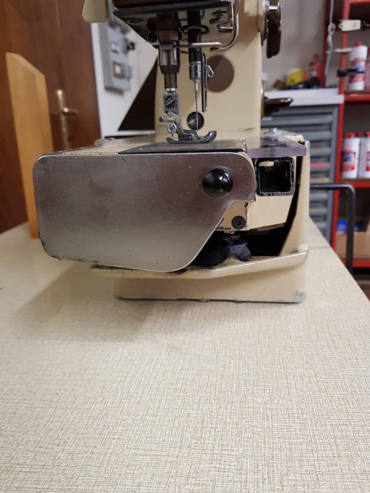Macchina Pfaff zig-zag rasafilo a braccio