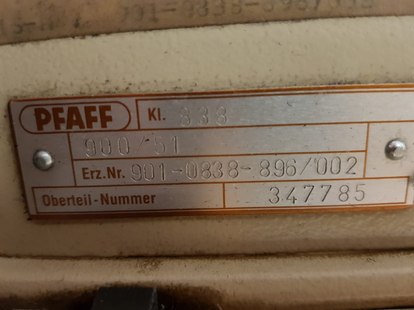 Macchina Pfaff zig-zag rasafilo a braccio