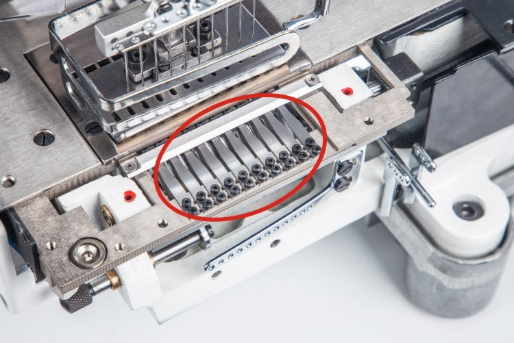 Copertura Jack 8009 Multiaghi 12 Aghi Con Rasafilo Automatico