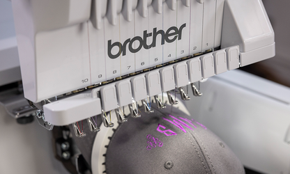Brother PR1060W macchina per ricamare semi-professionale a dieci aghi