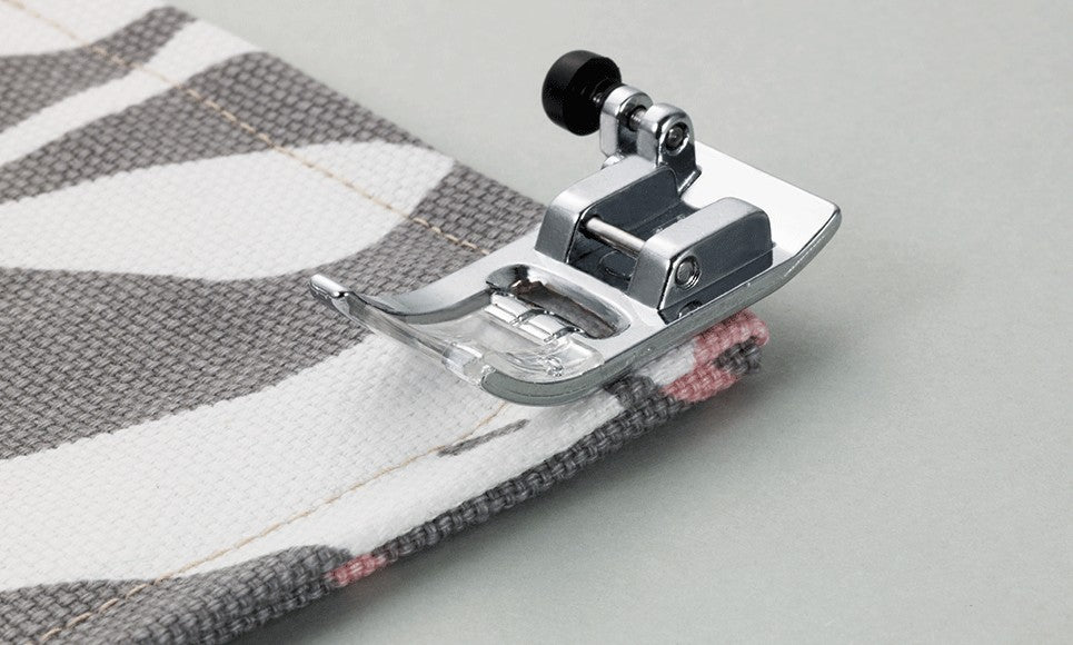 per zig-zag (con bottone di livellamento) F053 BROTHER - Piedino