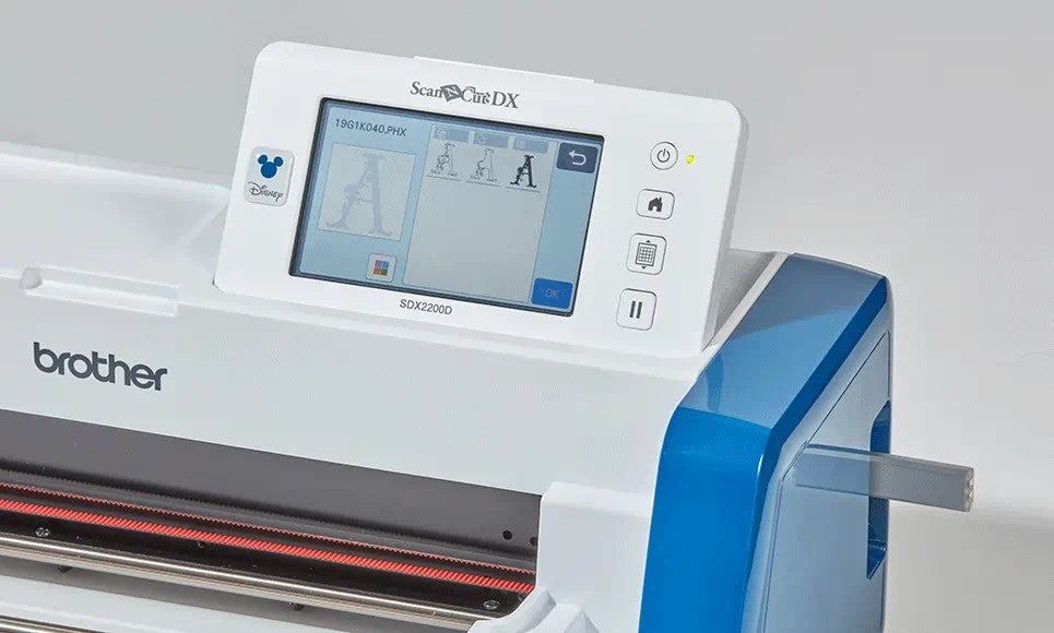 ScanNCut SDX2200D Disney Macchina da taglio per hobbistica + Roll-feeder CADXRF1