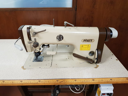 Pfaff cucitaglia con coltello rifilatore e trasporto d'ago