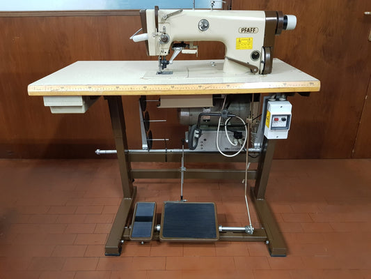 Pfaff cucitaglia con coltello rifilatore e trasporto d'ago