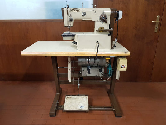 Macchina Pfaff zig-zag rasafilo a braccio