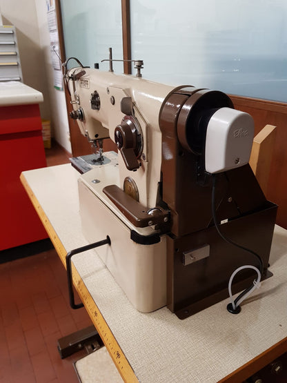 Macchina Pfaff zig-zag rasafilo a braccio