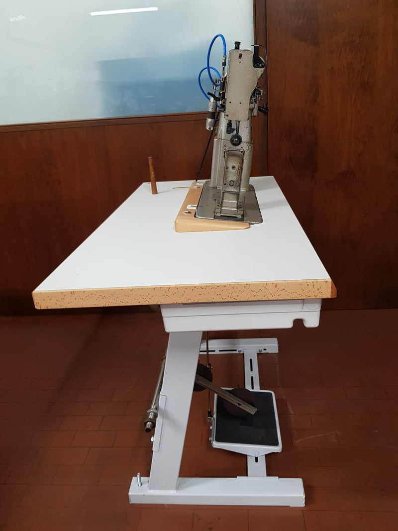 Pfaff trasporto d'ago a colonna con rasafilo
