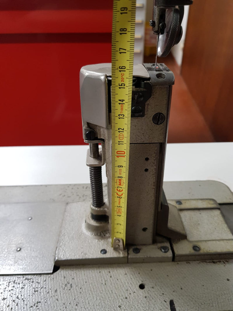 Pfaff trasporto d'ago a colonna con rasafilo